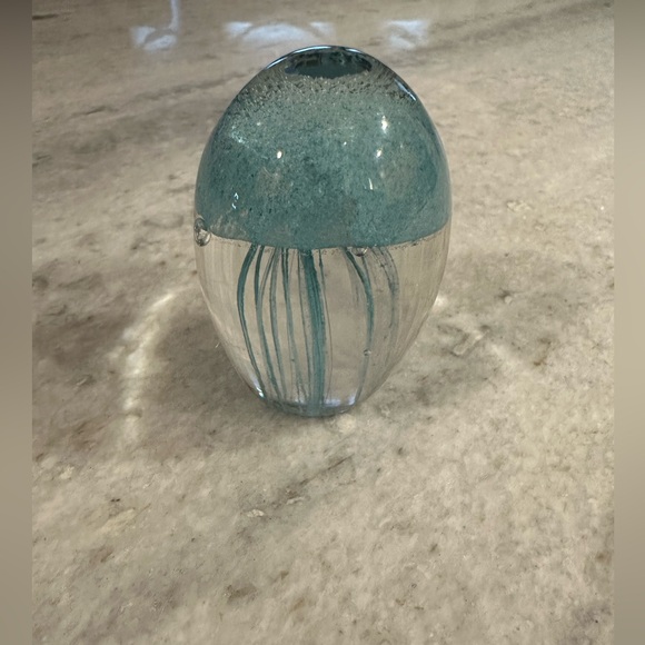 Glass Jellyfish🪼 - Picture 2 of 5